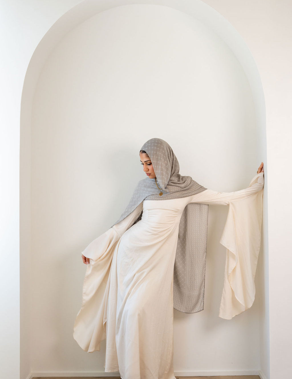 Greige-keffiyeh-2.jpg
